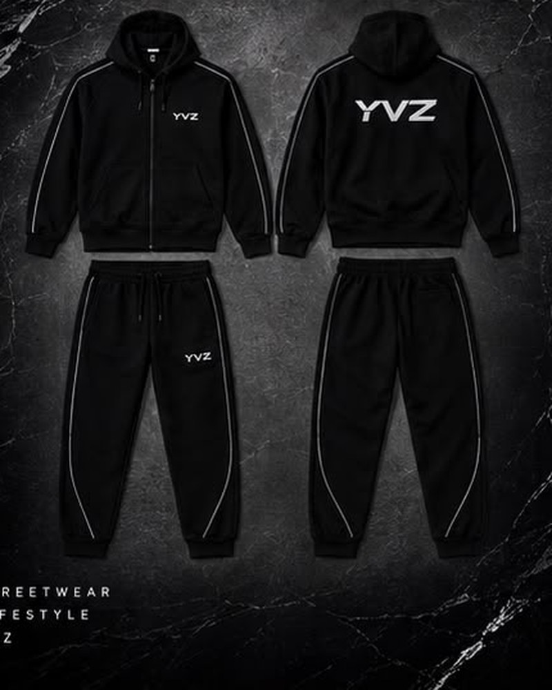 Jas en broek plat neergelegd
